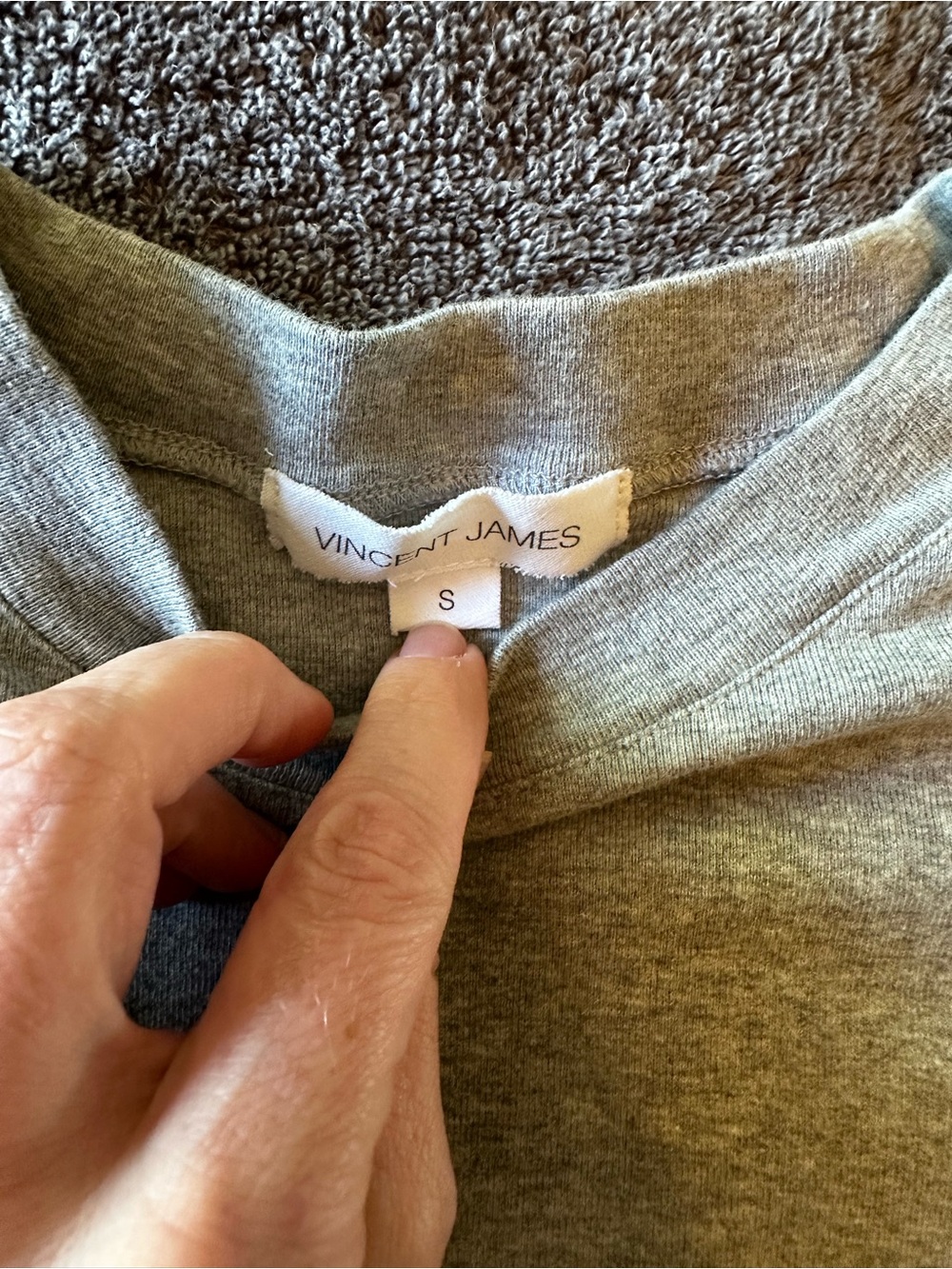 Like New James Sweatshirt - Picture 5 of 7